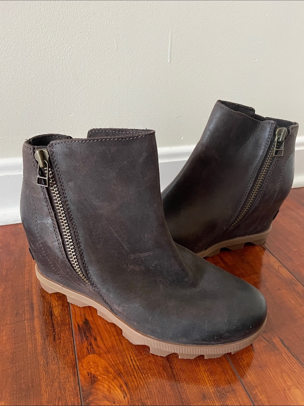Sorel Joan of Arctic Wedge 2 Zip Brown Leather Boots